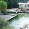 Terras met zwemvijver