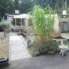 Terras met zwemvijver